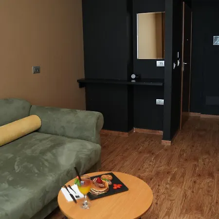 Alvin Comfort Hotel