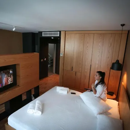 Hotel Alvin Comfort 4*