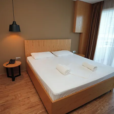 Alvin Comfort Hotel 4*