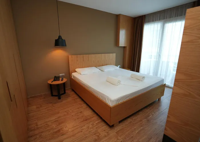 Alvin Comfort Kryemëdhej