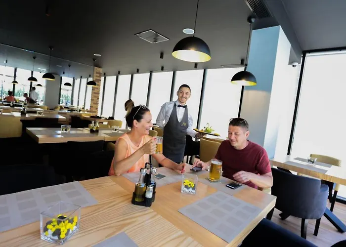 Hotel Alvin Comfort 4*