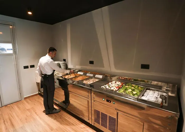 Hotel Alvin Comfort 4*