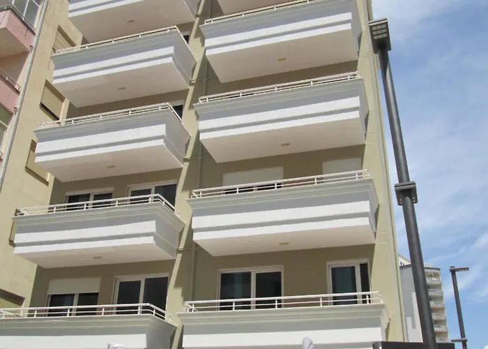 Alvin Comfort Hotel 4*