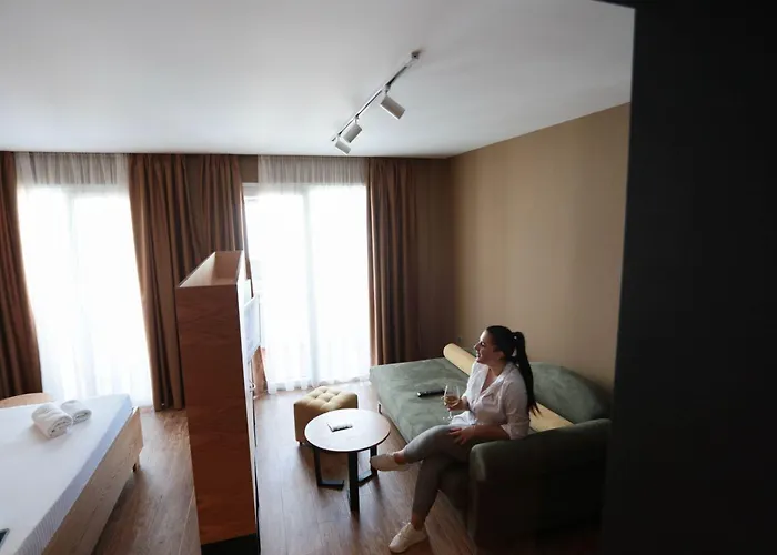 Hotel Alvin Comfort 4*