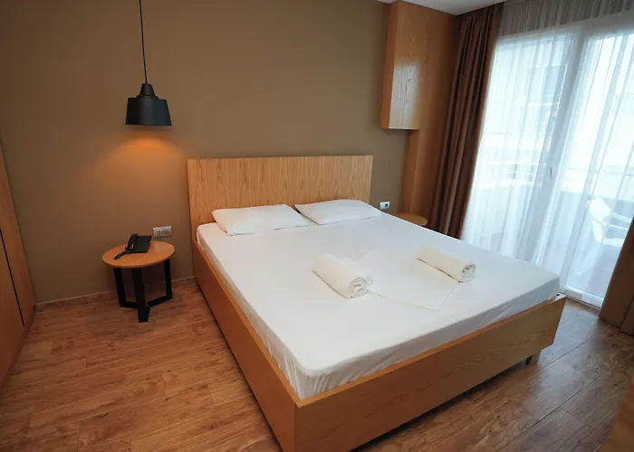 Alvin Comfort Hotel 4*