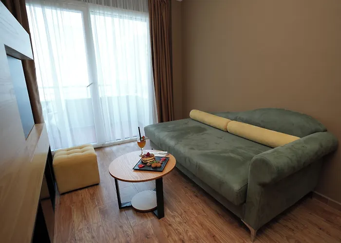 Alvin Comfort 4* Kryemëdhej